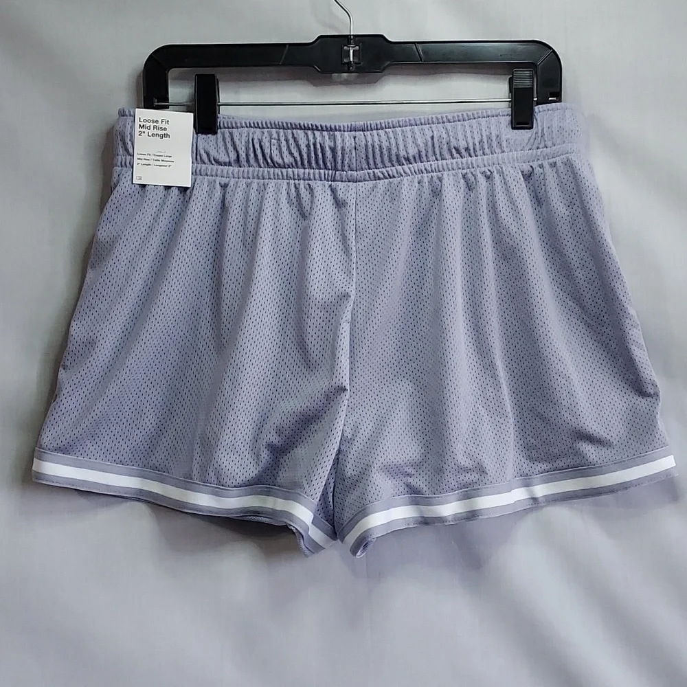 NWT Nike loose fit mid rise‎ women's athletic shorts